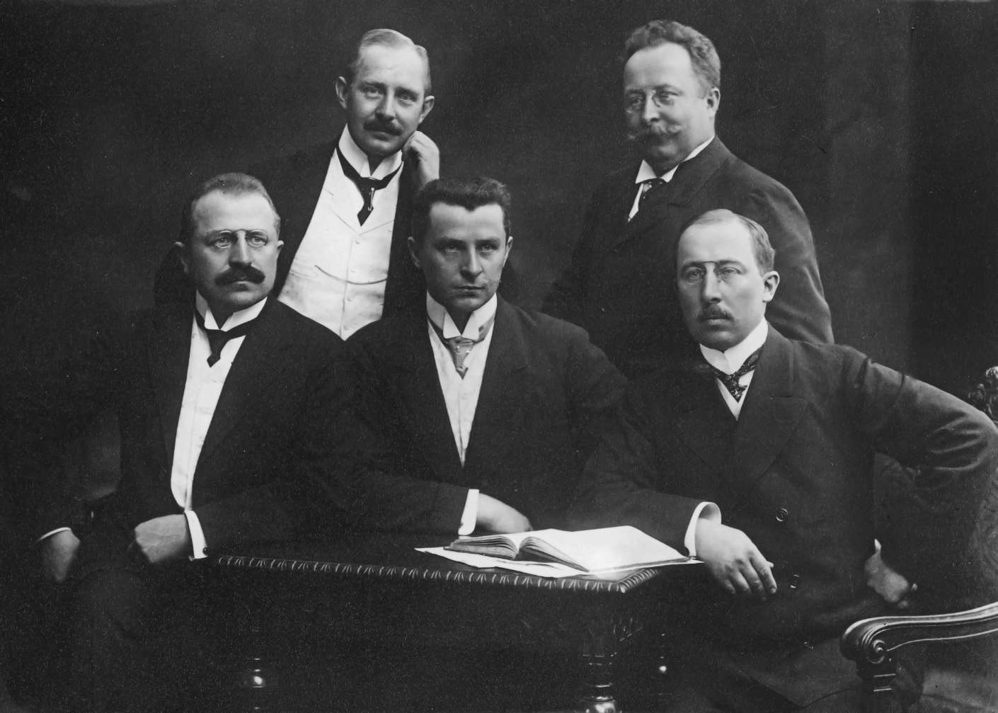 П’ятеро братів Опель приблизно 1912 року